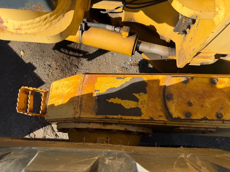 deere-672d-image-65