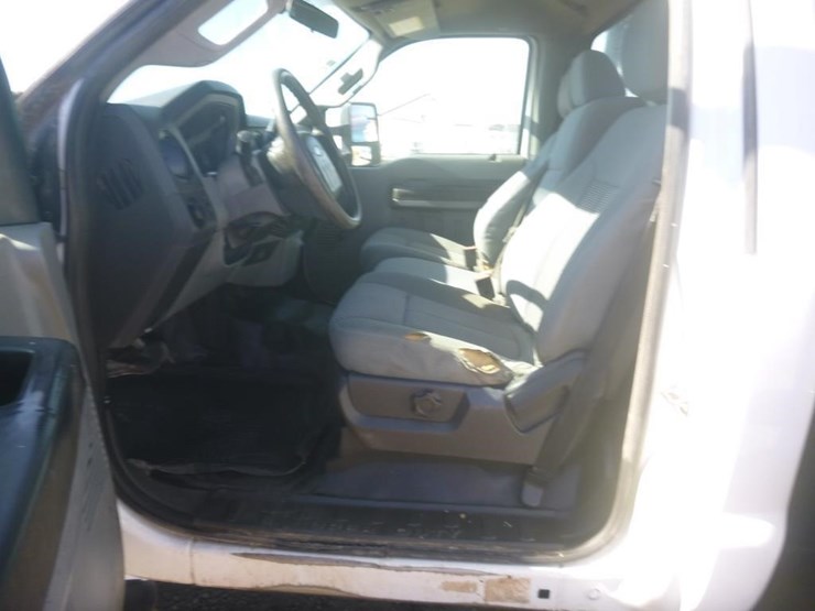 2012-ford-f550-image-12
