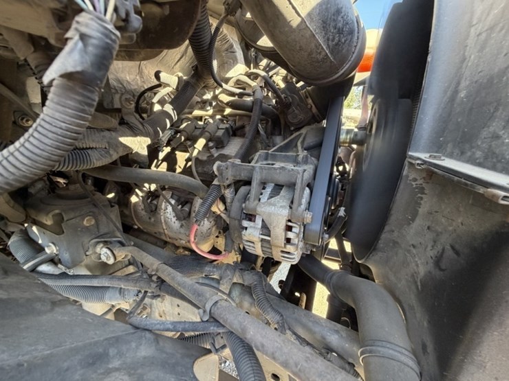 2006-gmc-c6500-chip-truck-image-11