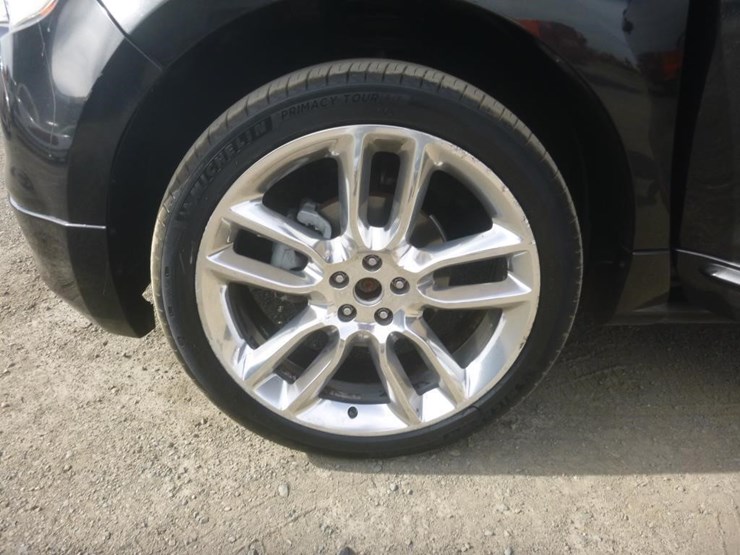 2010-ford-edge-image-15