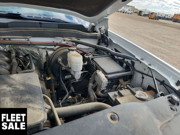 2015-chevrolet-silverado-1500-image-33