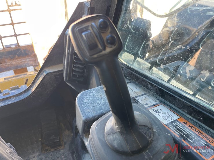 2023-deere-332g-image-22