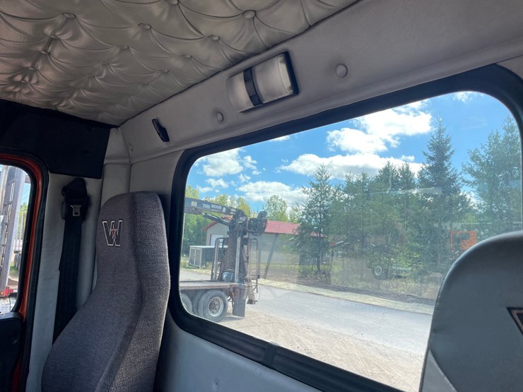 2016-western-star-4900sb-image-74