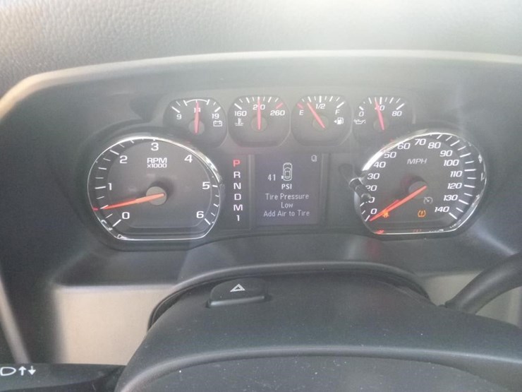 2015-chevrolet-2500-image-12