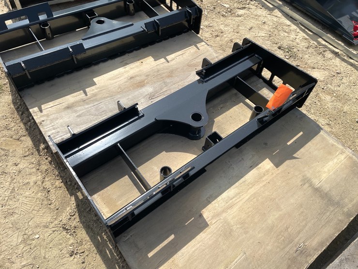#2031-•-wolverine-skid-steer-pallet-fork-frame-attachment-image-1