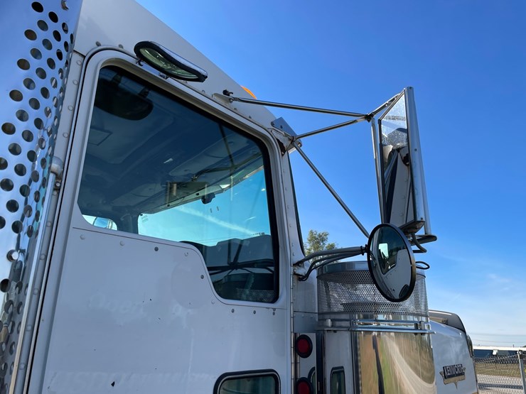 2001-kenworth-w900l-image-59