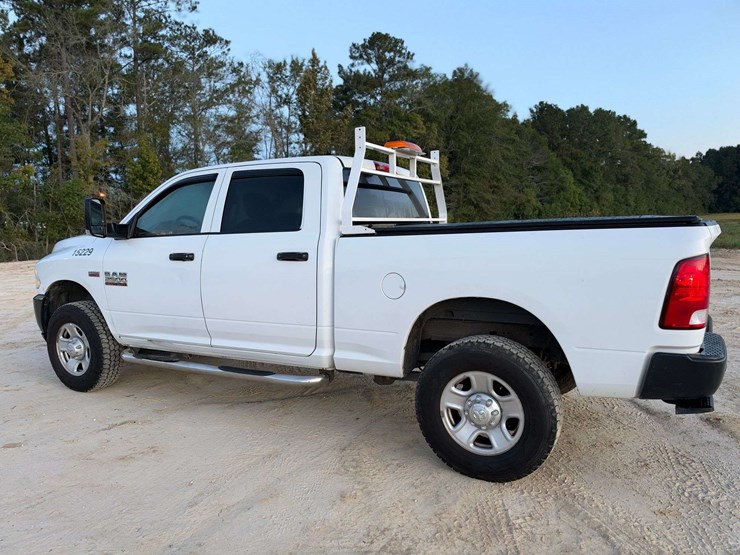 2017-dodge-2500-image-2