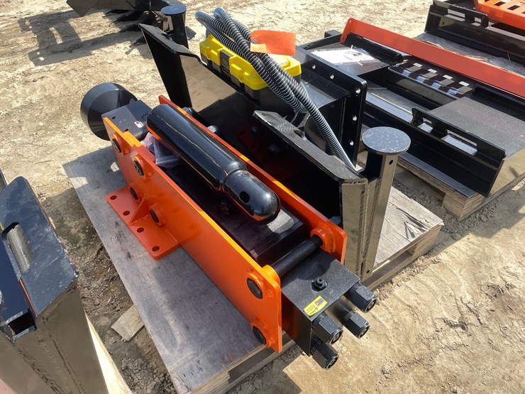 #2014-•-wolverine-skid-steer-post-driver-attachment-image-2