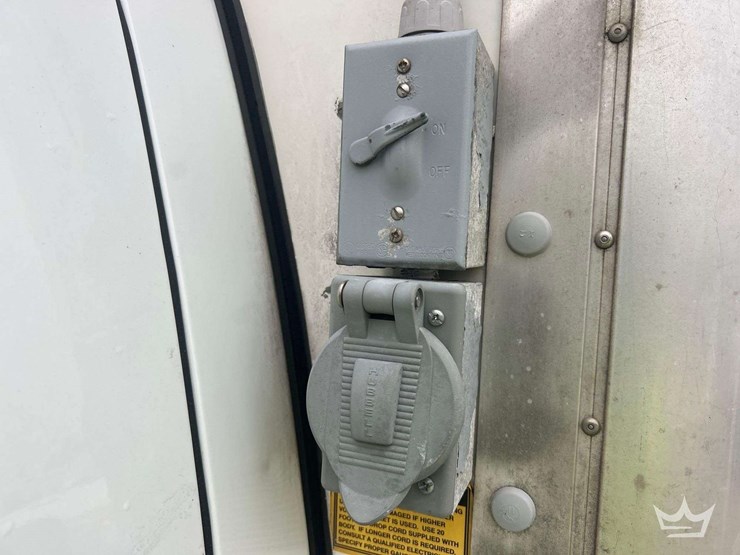 2015-chevrolet-express-4500-image-22