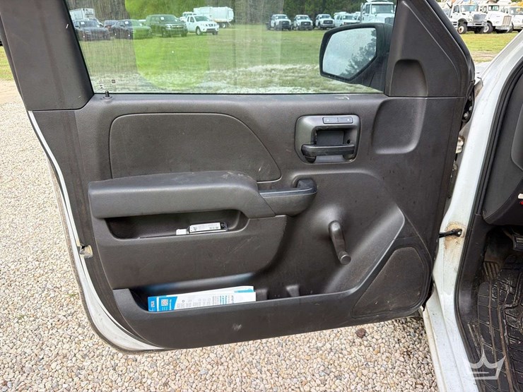 2015-chevrolet-silverado-1500-image-14
