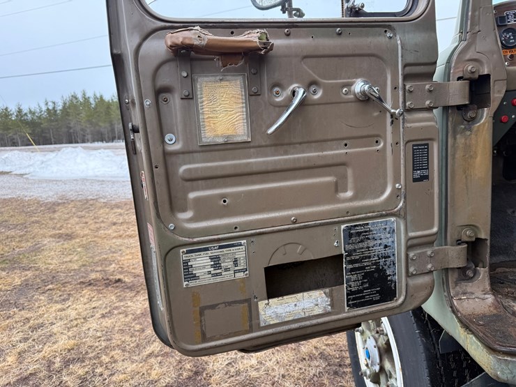 1984-mack-dm492s-image-45
