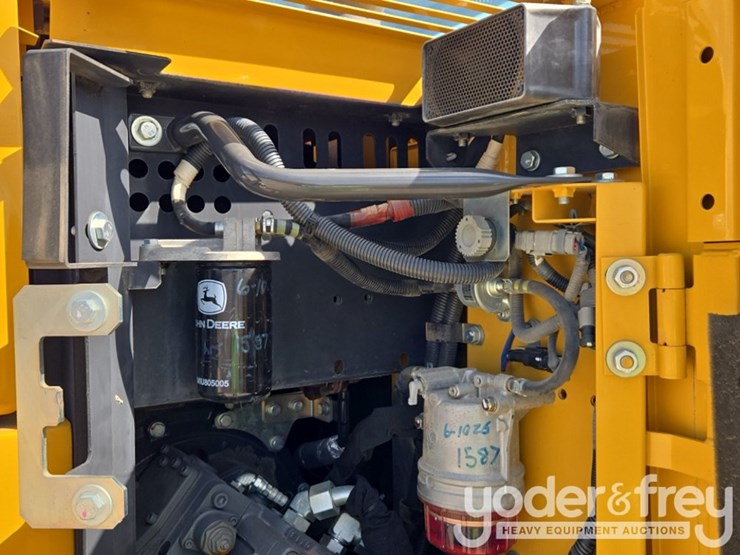 2020-deere-85g-image-44