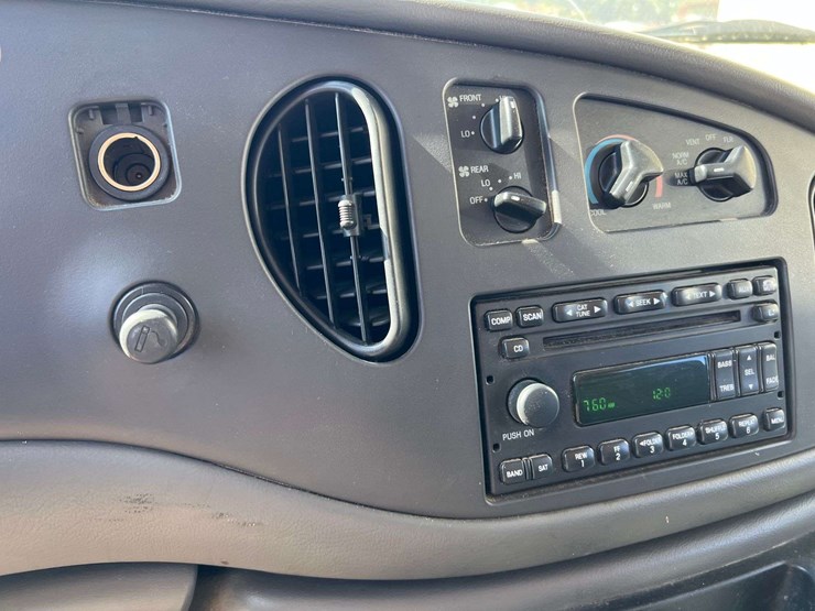 2006-ford-e350-image-15