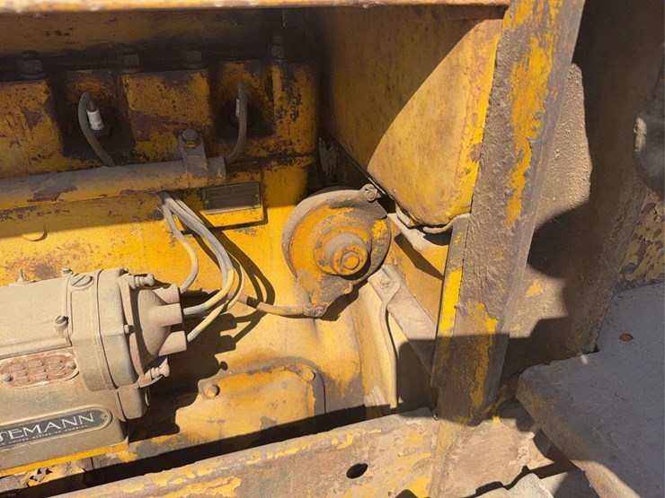 caterpillar-r2-image-24