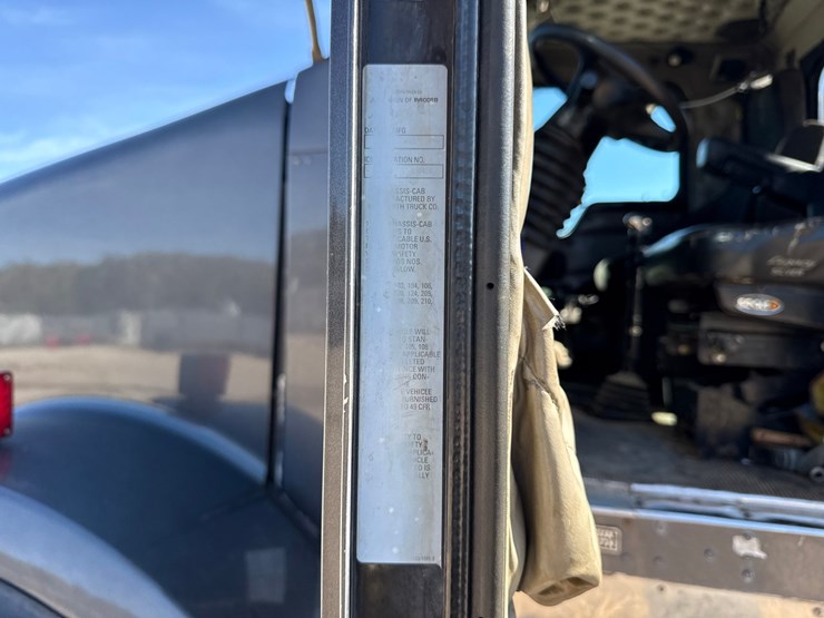 2005-kenworth-t800-image-95