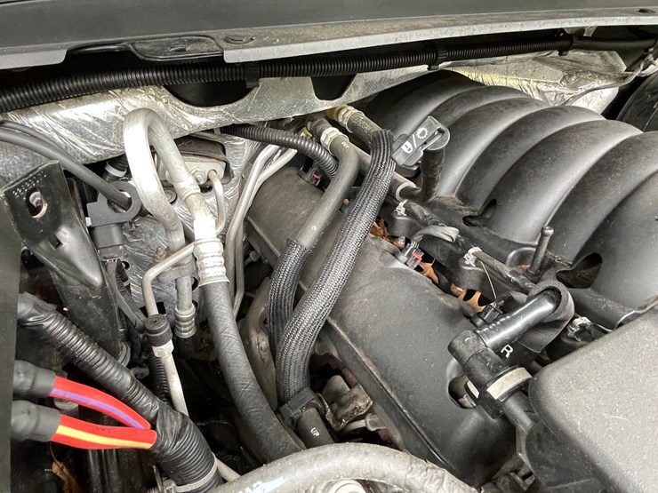 2015-chevrolet-1500-image-46