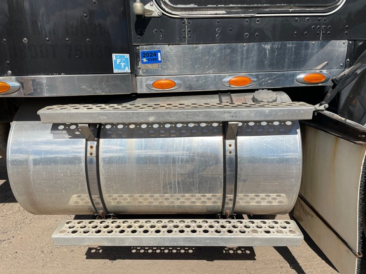 2005-kenworth-t800-image-56