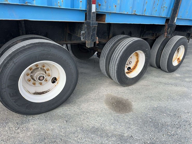 2003-freightliner-columbia-120-image-12