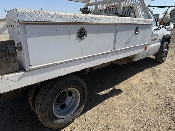 2006-chevrolet-3500-image-10