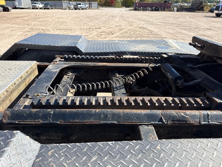 2005-kenworth-t800-image-39