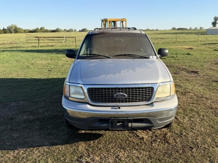 2001-ford-expedition-xlt-image-2