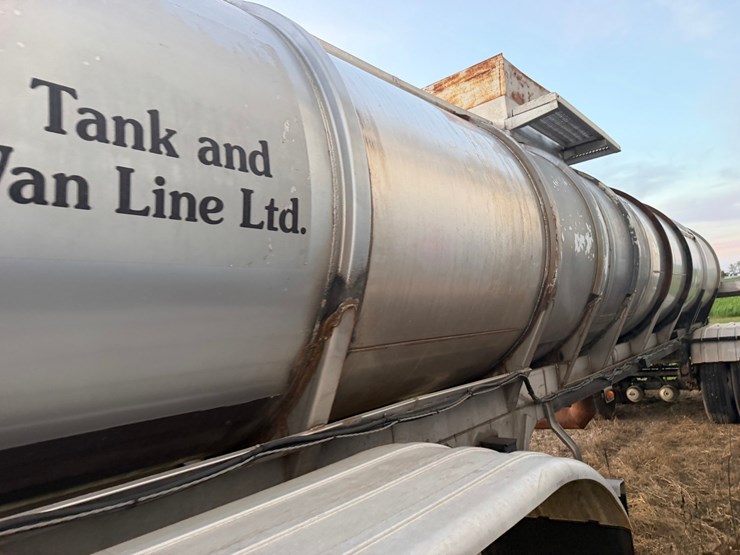#1735-•-1984-certified-waste-tanker-image-23