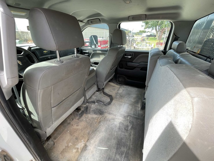 2018-chevrolet-3500-image-65