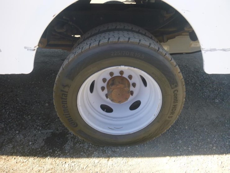2011-ford-f550-image-18