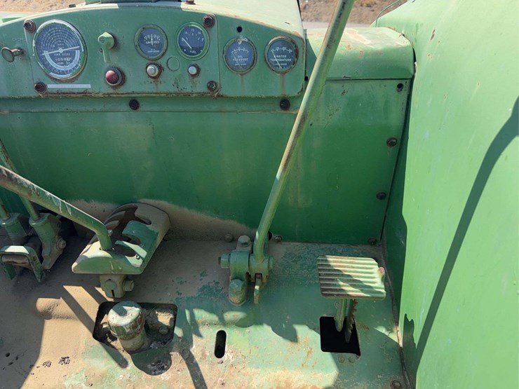 john-deere-820-image-39