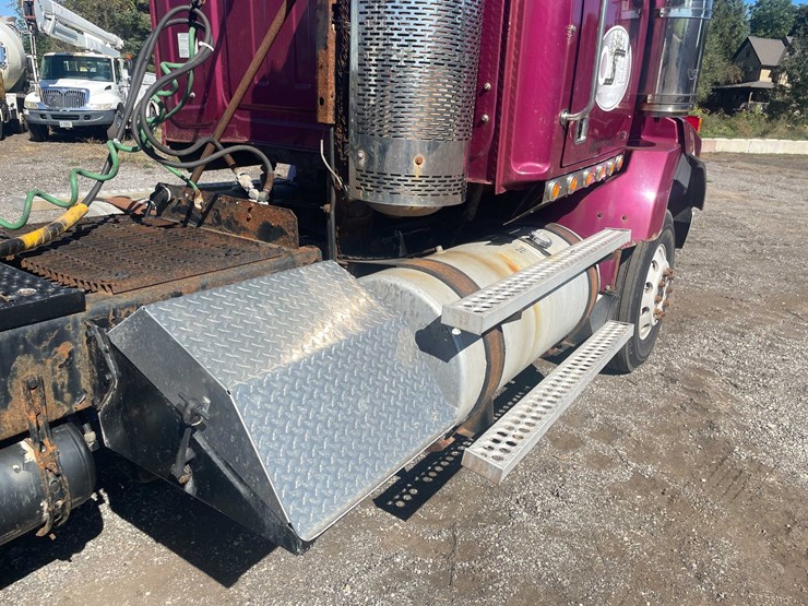 #117-•-2011-western-star-semi-tractor-(has-wi-title)-(forestville,-wi)-image-41