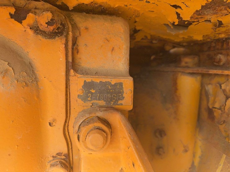 caterpillar-twenty-two-image-30