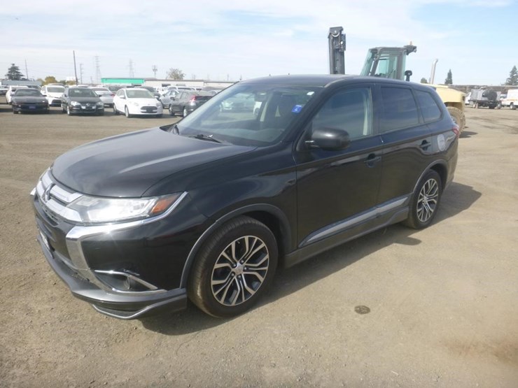 2016-mitsubishi-outlander-image-1