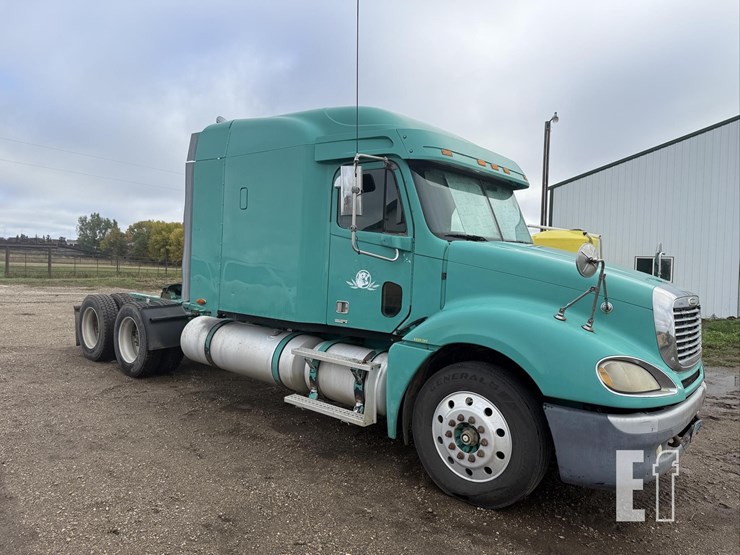 2002-freightliner-image-7