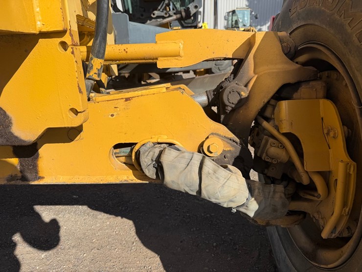 deere-672d-image-9