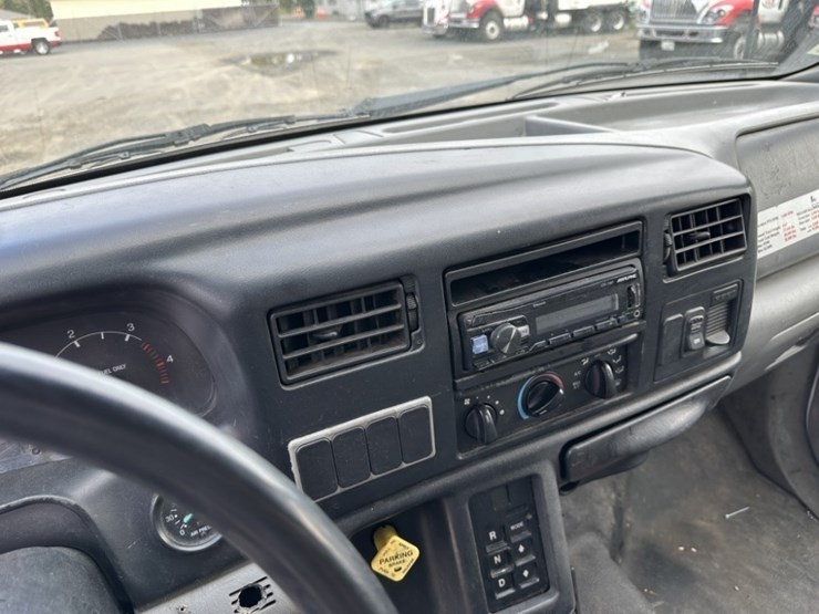 2005-ford-f650-image-39