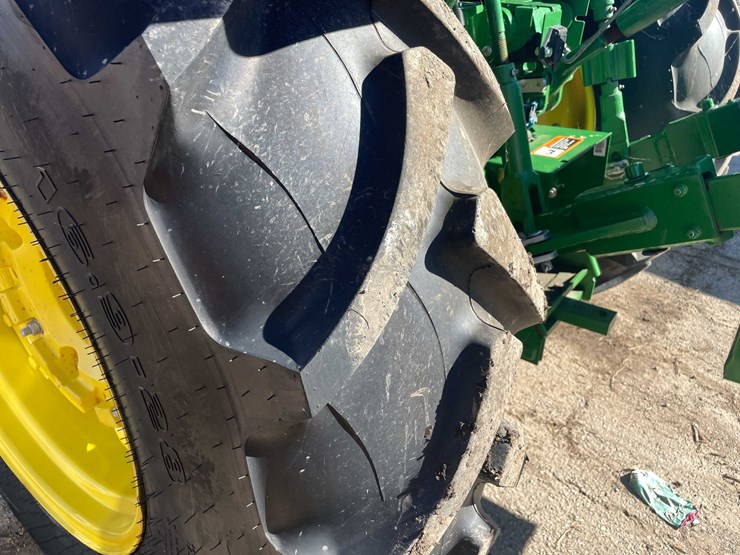 2024-john-deere-5075e-image-32