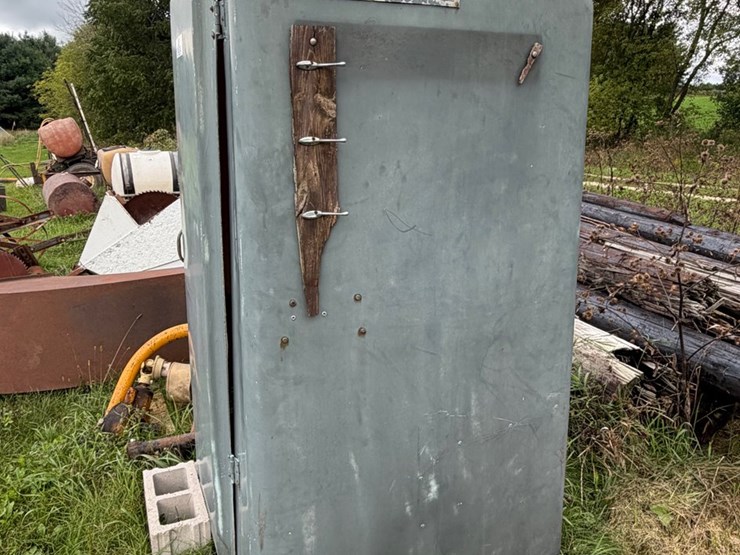 #4018-•-porta-potty-image-3