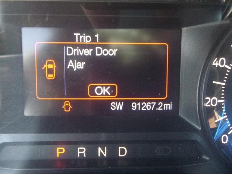 2016-ford-explorer-image-14