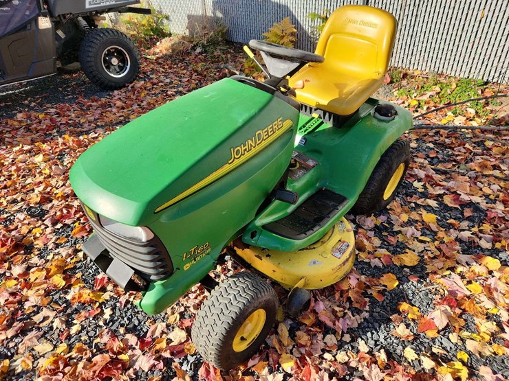 john-deere-la-image-1