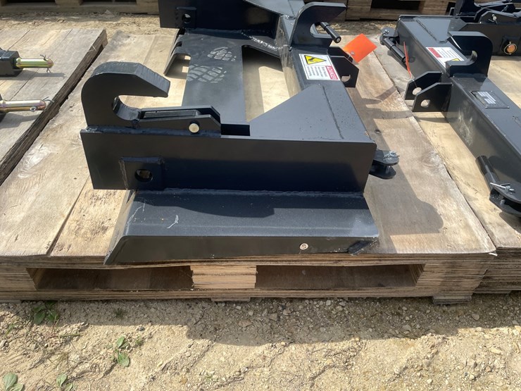 #2040-•-wolverine-skid-steer-quick-tach-rapid-hook-adapter-mount-image-8