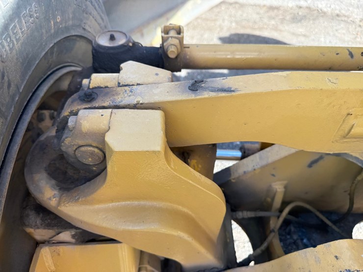 deere-672d-image-21