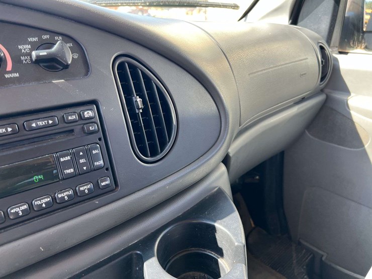 2006-ford-e350-image-17