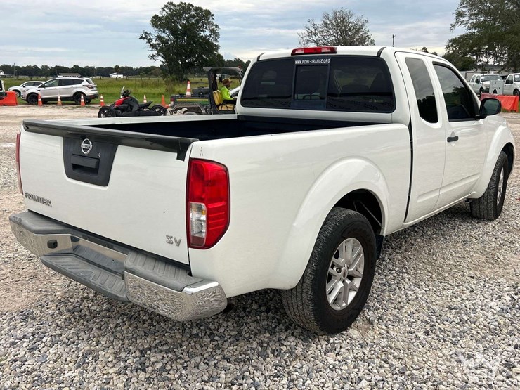 2016-nissan-frontier-image-3