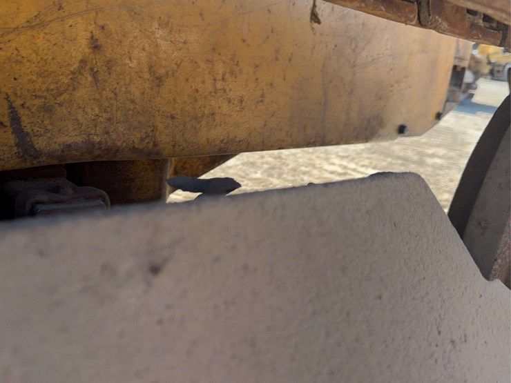 caterpillar-10-image-20