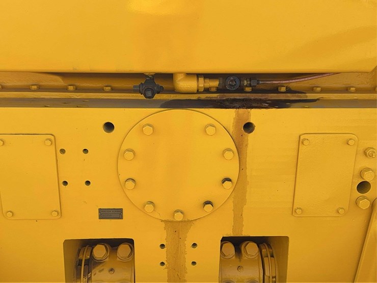 caterpillar-seventy-gas---complete-nut-and-bolt-restoration!-image-31