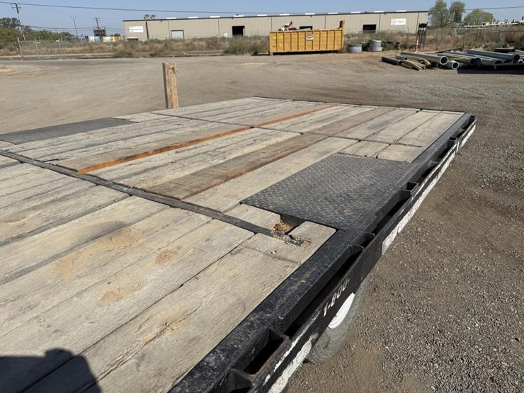 2020-econoline-tilt-deck-trailer-image-13