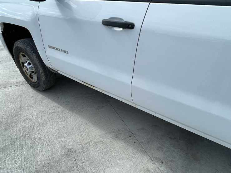 2016-chevrolet-2500-image-13