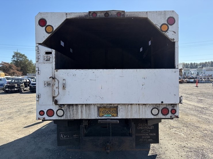 2006-gmc-c6500-chip-truck-image-5