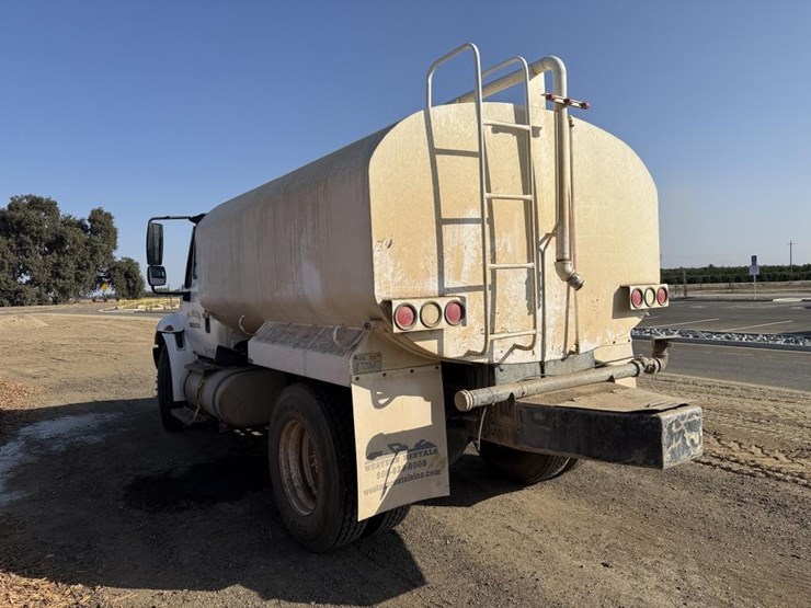 2013-freightliner-ma025-water-truck-image-13