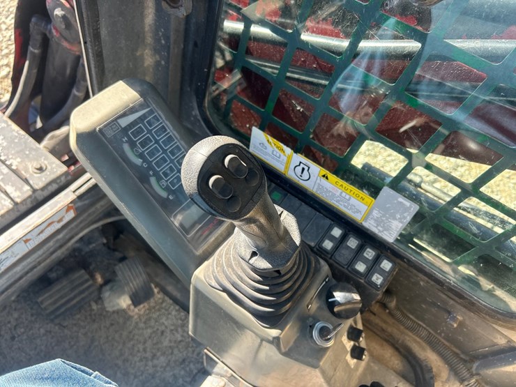 takeuchi-tl8-image-45